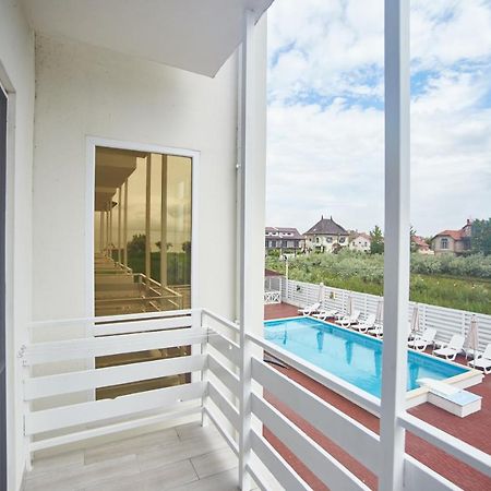 Family Hotel Happy Inn Bugaz Exterior foto