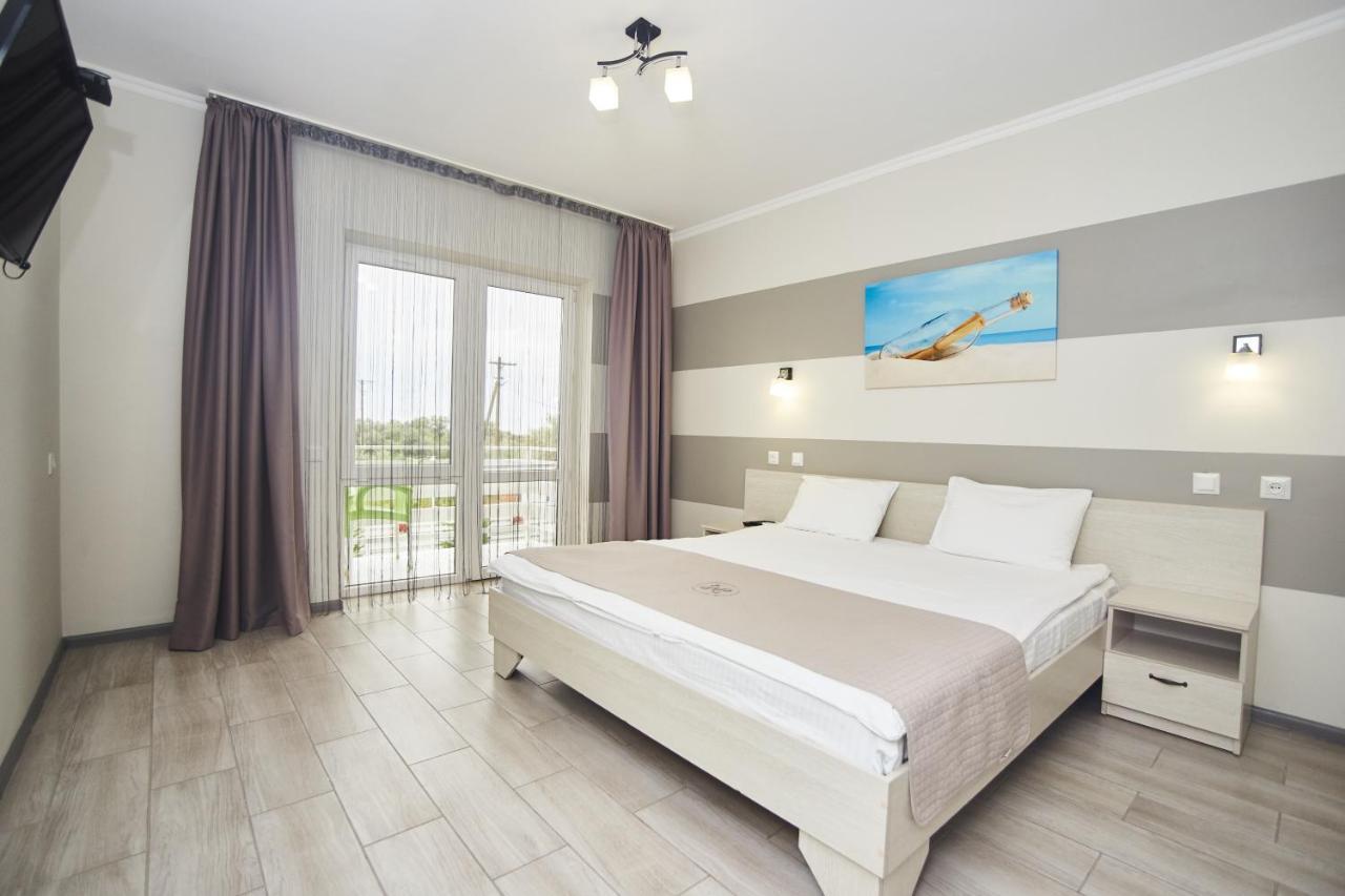 Family Hotel Happy Inn Bugaz Exterior foto