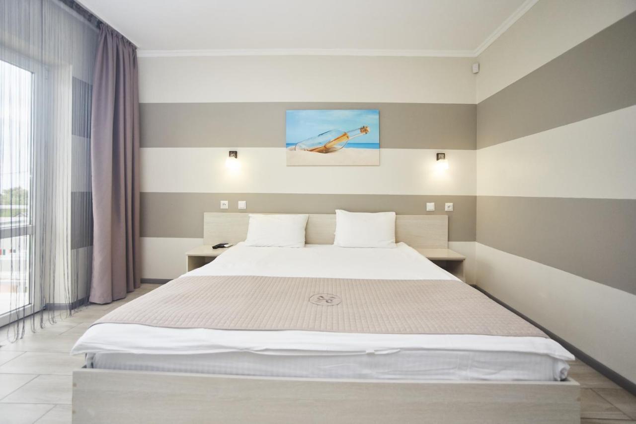 Family Hotel Happy Inn Bugaz Exterior foto