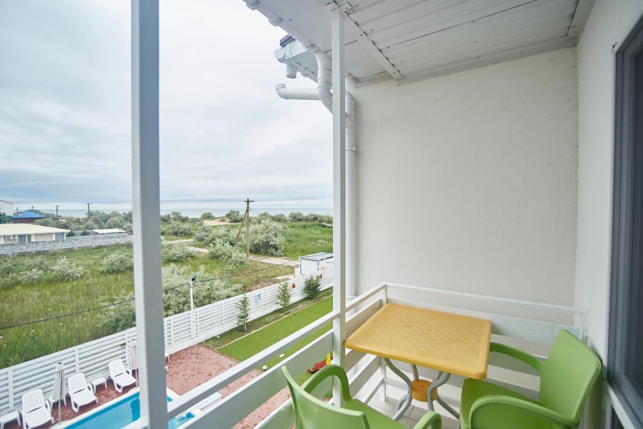 Family Hotel Happy Inn Bugaz Exterior foto