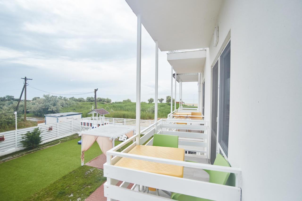 Family Hotel Happy Inn Bugaz Exterior foto