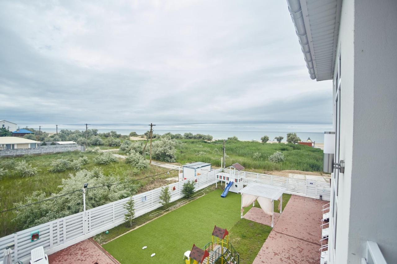 Family Hotel Happy Inn Bugaz Exterior foto
