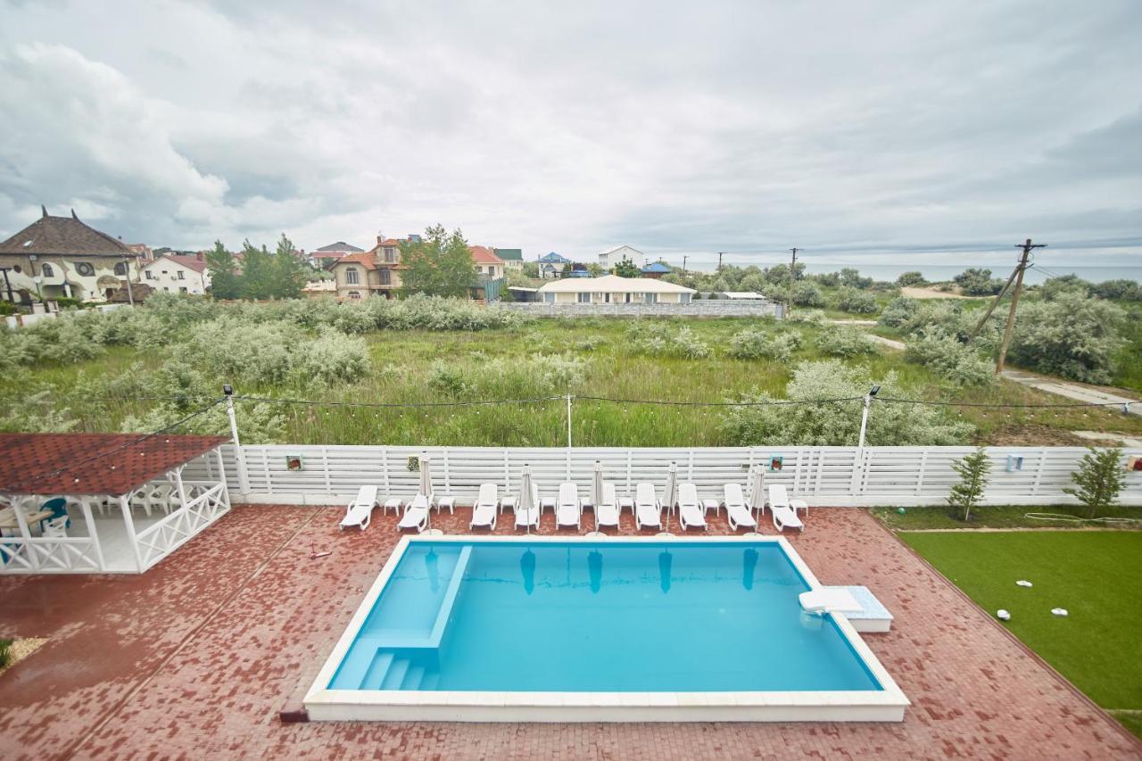 Family Hotel Happy Inn Bugaz Exterior foto