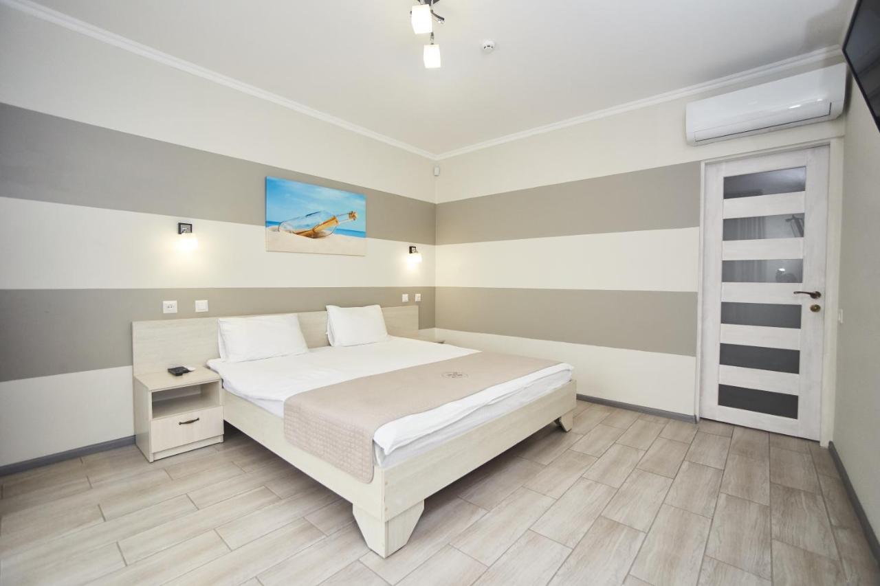 Family Hotel Happy Inn Bugaz Exterior foto