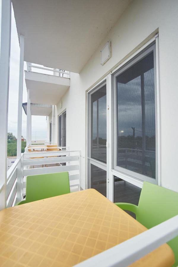 Family Hotel Happy Inn Bugaz Exterior foto