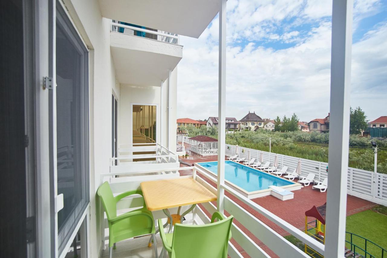 Family Hotel Happy Inn Bugaz Exterior foto