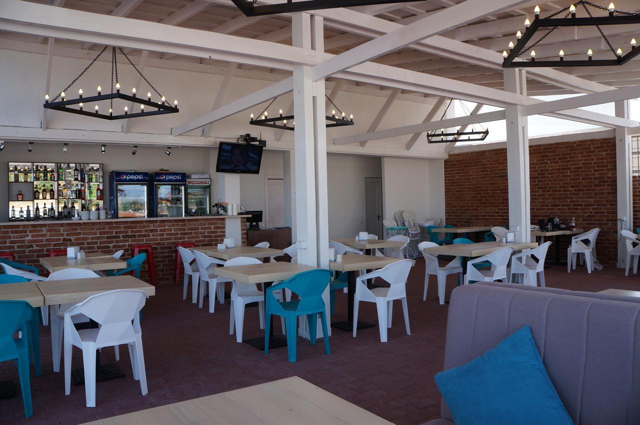 Family Hotel Happy Inn Bugaz Exterior foto