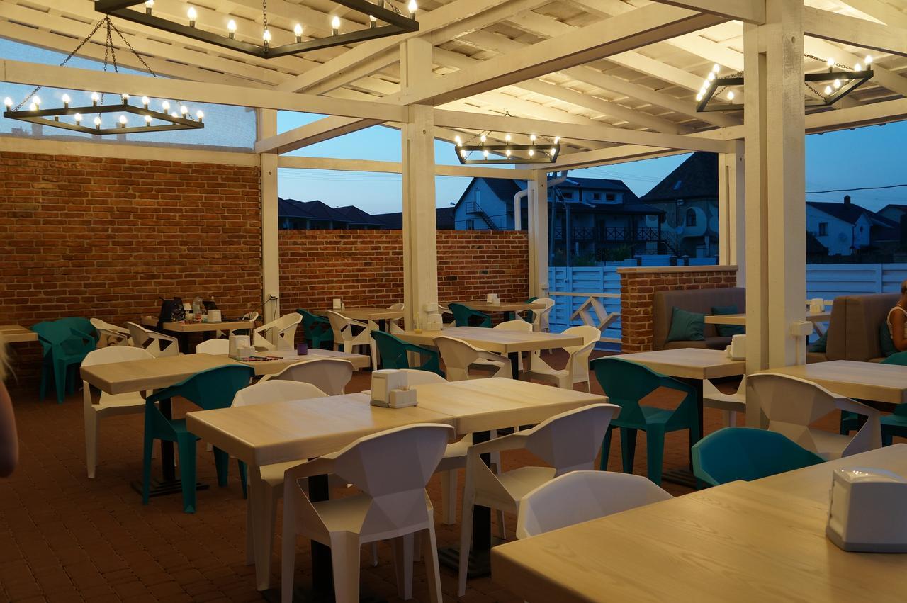 Family Hotel Happy Inn Bugaz Exterior foto