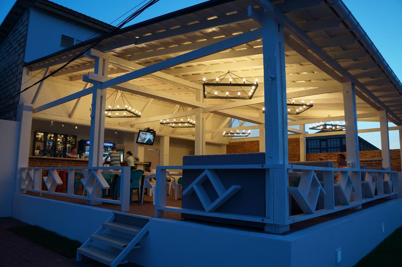 Family Hotel Happy Inn Bugaz Exterior foto