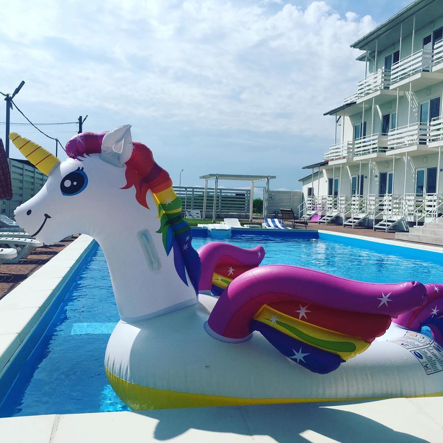 Family Hotel Happy Inn Bugaz Exterior foto
