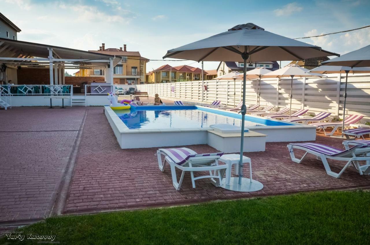 Family Hotel Happy Inn Bugaz Exterior foto